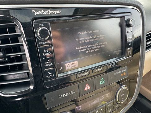 Used 2016 Mitsubishi Outlander SEL image 25