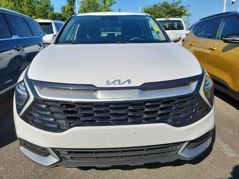 Used 2025 Kia Sportage EX FWD image 2