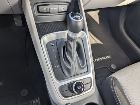 Used 2023 Hyundai Venue SEL image 26