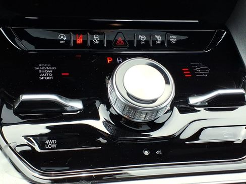 New 2026 Jeep Grand Wagoneer 4WD image 21