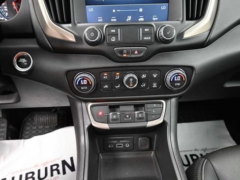 Used 2023 GMC Terrain Denali AWD/4WD image 9