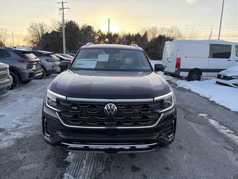 New 2026 Volkswagen Atlas SEL Premium R-Line image 2