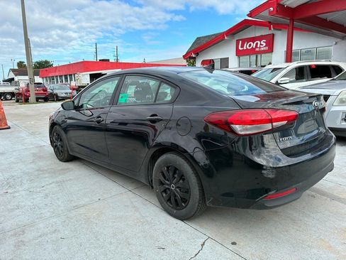 Used 2017 Kia Forte LX image 4