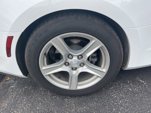 Used 2019 Chevrolet Camaro LT image 6