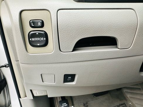 Used 2010 Toyota Camry LE image 13