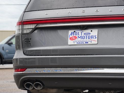 Used 2023 Lincoln Aviator Reserve w/ Elements Package Plus AWD/4WD image 13