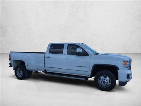 Used 2017 GMC Sierra 3500 Denali w/ Duramax Plus Package AWD/4WD image 4
