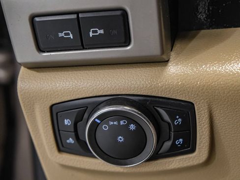 Used 2020 Ford F250 Lariat w/ Tremor Off-Road Package AWD/4WD image 29