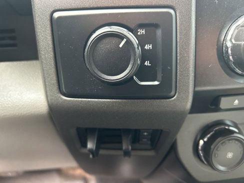 Used 2018 Ford F550 4x4 Regular Cab Super Duty image 15