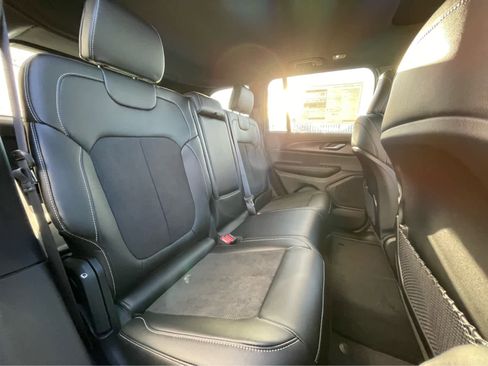 New 2025 Jeep Grand Cherokee Altitude image 27