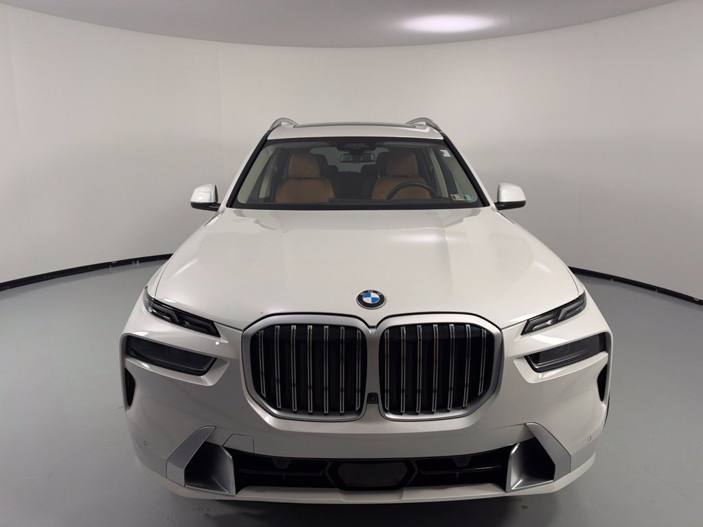 Used 2024 BMW X7 xDrive40i AWD/4WD image 2