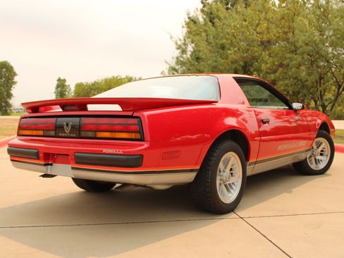 Used 1988 Pontiac Firebird Formula RWD image 20