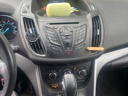 Used 2015 Ford Escape SE image 30