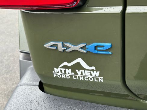 Used 2022 Jeep Wrangler Unlimited Sahara w/ Cold Weather Group image 26