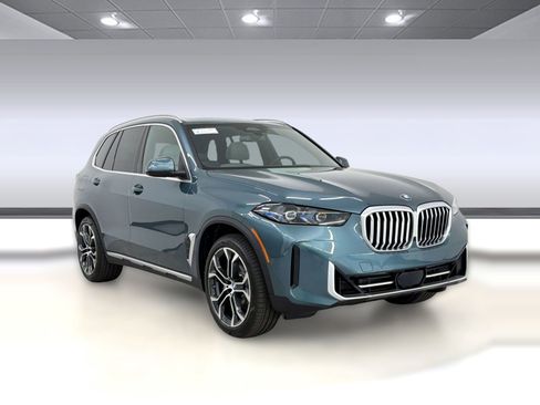 New 2026 BMW X5 xDrive40i w/ Climate Comfort Package image 7