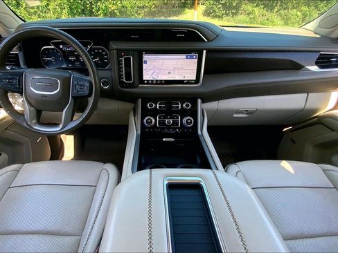 Used 2021 GMC Yukon Denali AWD/4WD image 16