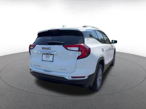 Used 2024 GMC Terrain SLT AWD/4WD image 14