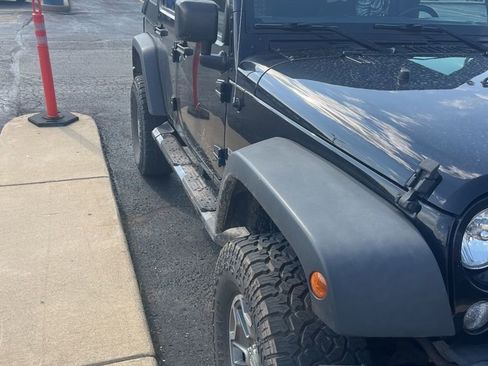 Used 2017 Jeep Wrangler Unlimited Sport w/ Quick Order Package 24S AWD/4WD image 8