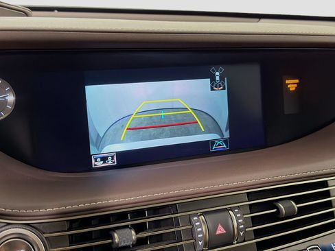 Used 2020 Lexus LS 500 RWD image 17