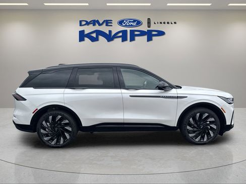 New 2025 Lincoln Nautilus Reserve w/ Jet Appearance Package image 19