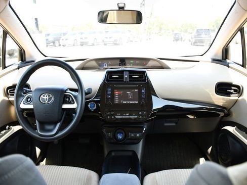 Used 2016 Toyota Prius Two FWD image 19