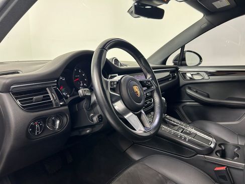 Used 2020 Porsche Macan w/ Driver Memory Package AWD/4WD image 4