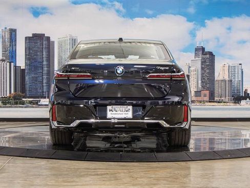 Used 2026 BMW 750e xDrive AWD/4WD image 11