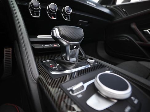 Used 2018 Audi R8 V10 plus image 39