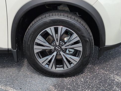 Certified 2023 Nissan Rogue SV FWD image 11