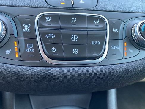 Used 2023 Chevrolet Malibu LT FWD image 13