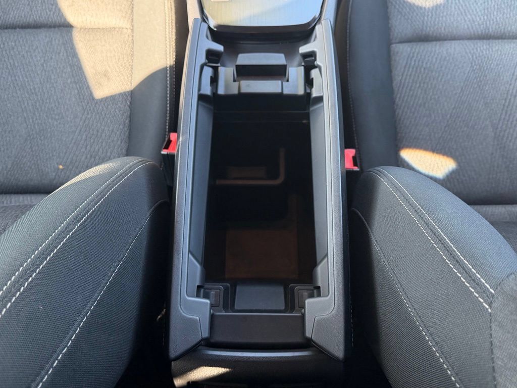 Used 2025 Nissan Rogue SV FWD image 22