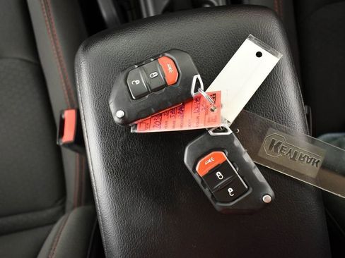 Used 2022 Jeep Wrangler Unlimited Rubicon w/ LED Lighting Group image 40