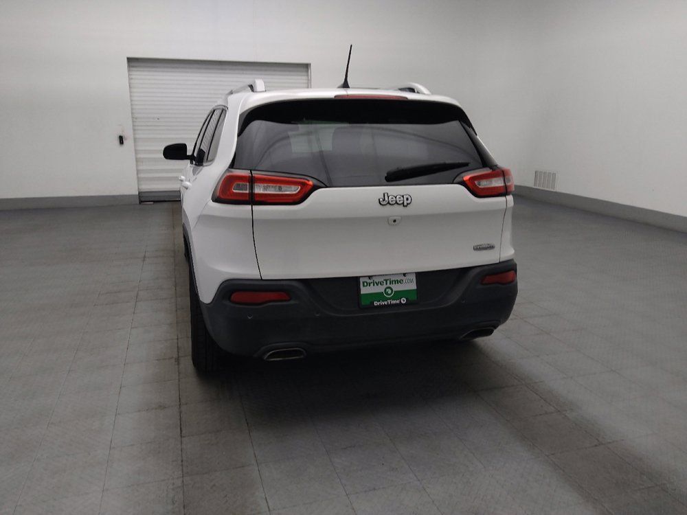 Used 2017 Jeep Cherokee Latitude w/ Safety/Convenience Group FWD image 6