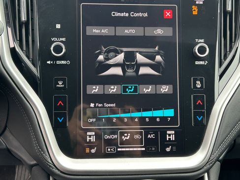 Used 2020 Subaru Outback Premium image 21