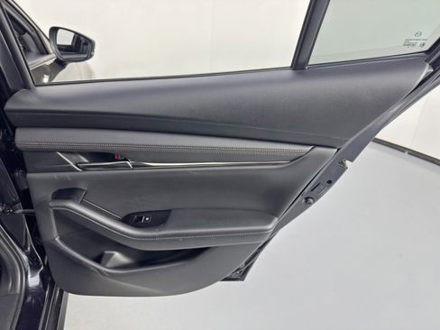 Used 2019 MAZDA MAZDA3 Sedan w/ Preferred Package image 40