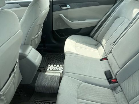 Used 2017 Hyundai Sonata SE image 4