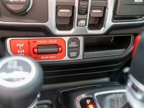 Used 2021 Jeep Gladiator Rubicon w/ Dual Top Group AWD/4WD image 28