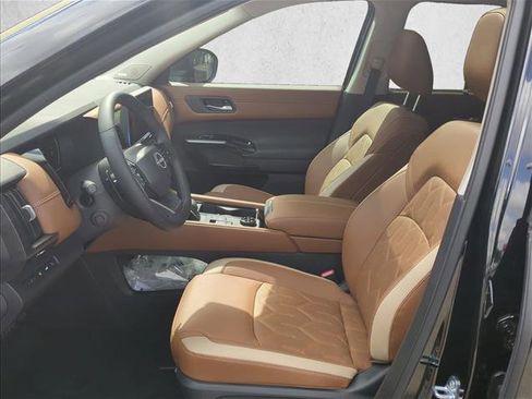 New 2026 Nissan Pathfinder Platinum AWD/4WD image 13