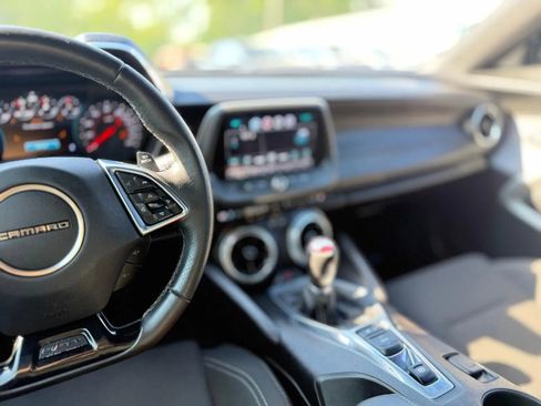Used 2017 Chevrolet Camaro SS RWD image 21