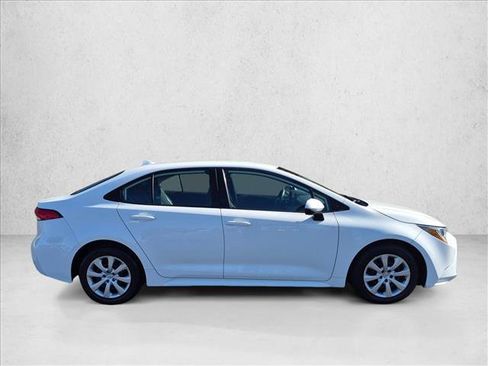 Used 2023 Toyota Corolla LE FWD image 4
