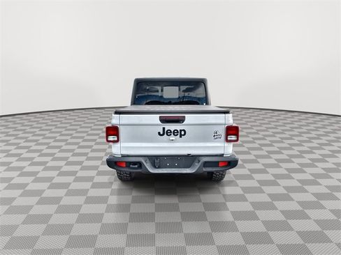 Used 2023 Jeep Gladiator Willys image 7