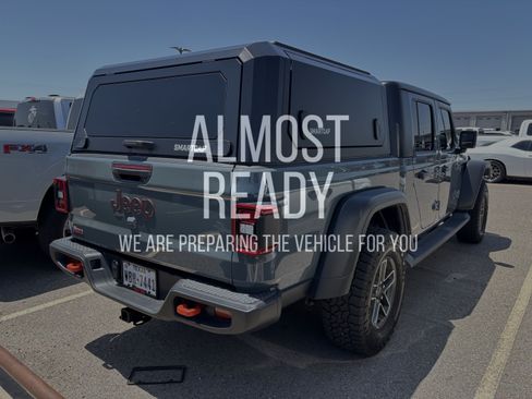 Used 2025 Jeep Gladiator Mojave AWD/4WD image 4