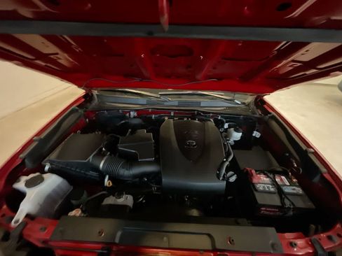 Used 2022 Toyota Tacoma SR5 image 25