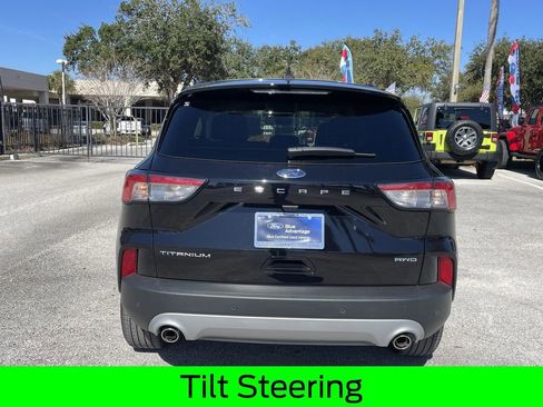 Used 2022 Ford Escape Titanium image 4