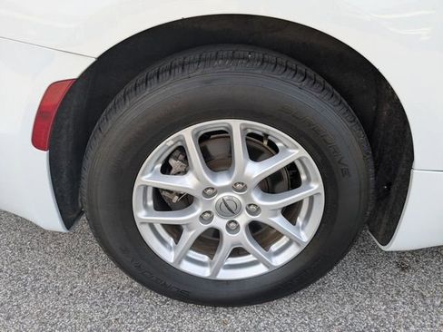 Used 2023 Chrysler Pacifica Touring-L image 11