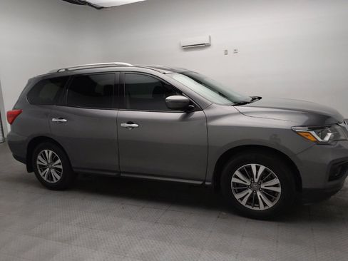 Used 2019 Nissan Pathfinder SV FWD image 11