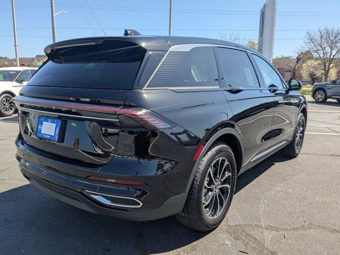 New 2026 Lincoln Nautilus Premier image 4