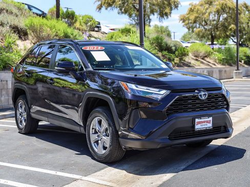 Certified 2024 Toyota RAV4 LE AWD/4WD image 3