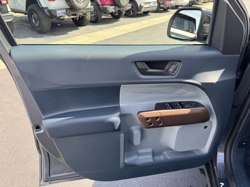 Used 2024 Ford Maverick Lariat image 14