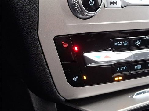 Used 2022 Ford Explorer XLT w/ Equipment Group 202A image 26